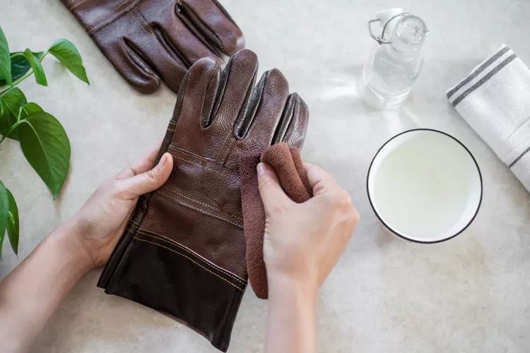 Ultimate Guide To Cleaning & Deodorizing Boxing & MMA Gloves